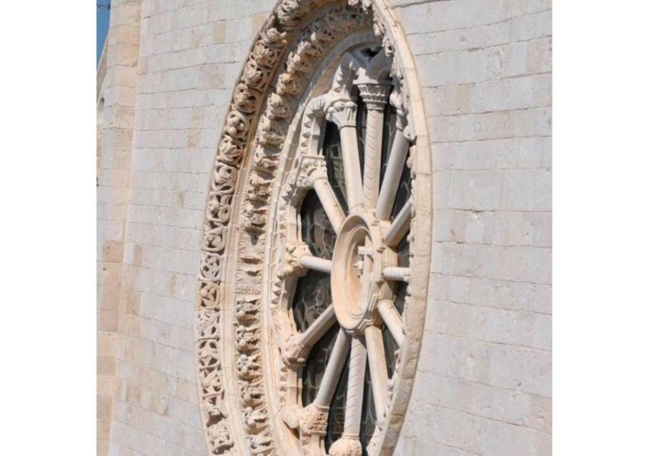 Mansarda Romantica "Il Nido Delle Rondini" Conversano Exteriör bild