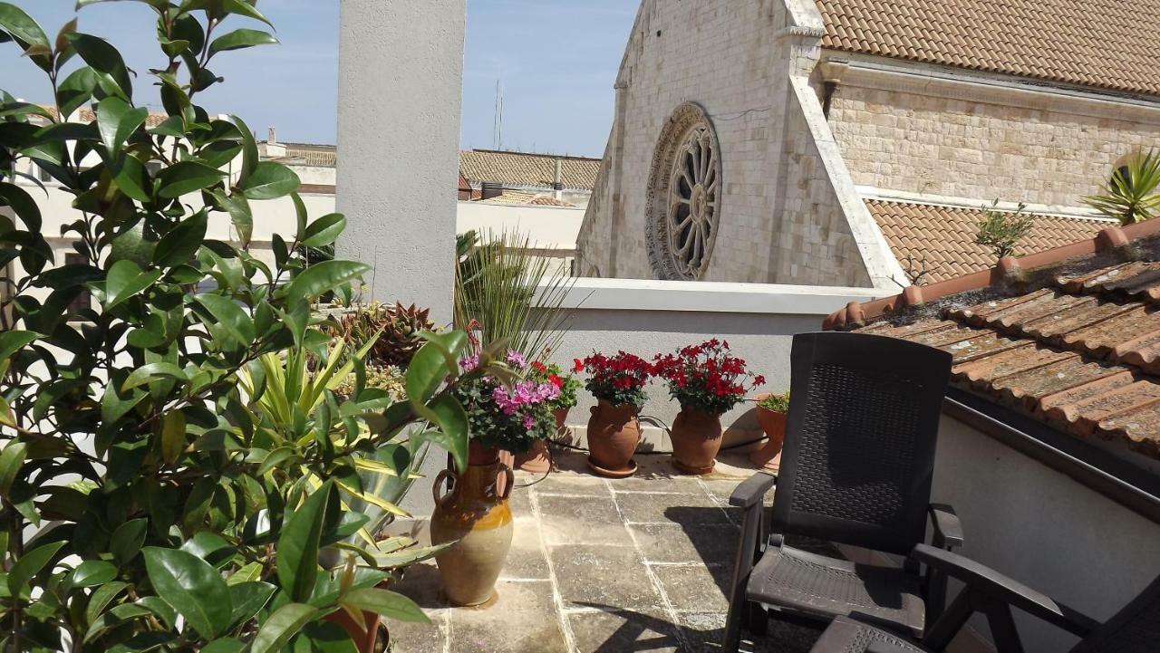 Mansarda Romantica "Il Nido Delle Rondini" Conversano Exteriör bild
